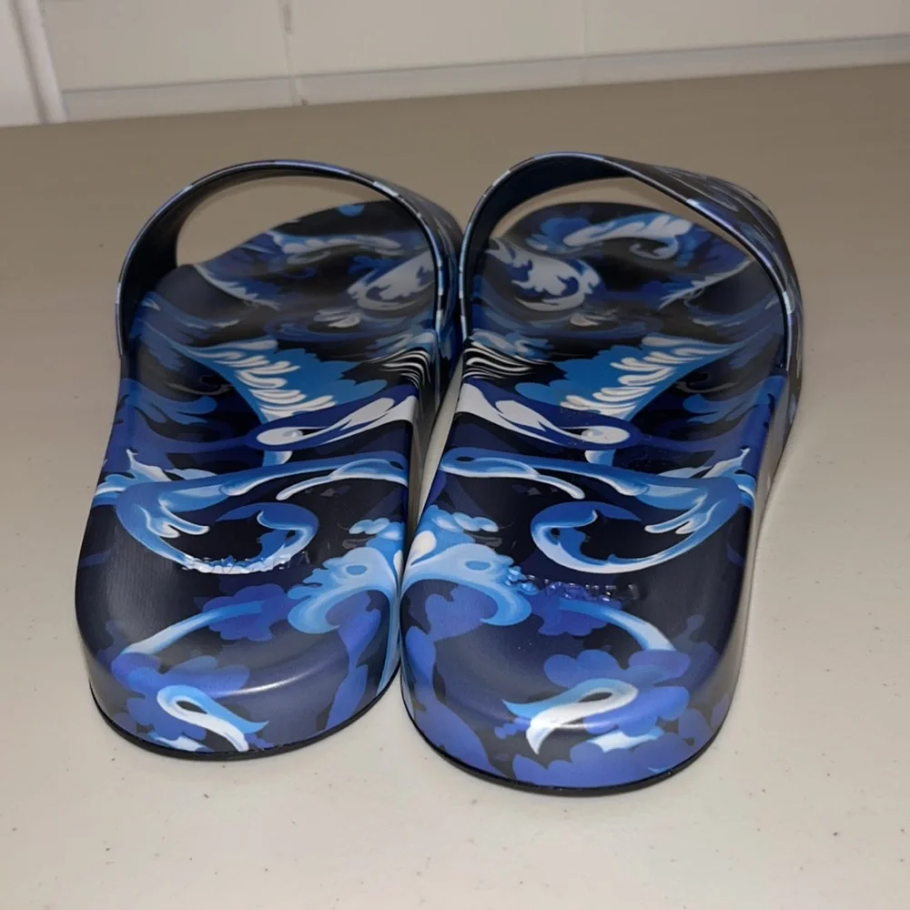 Versace slides